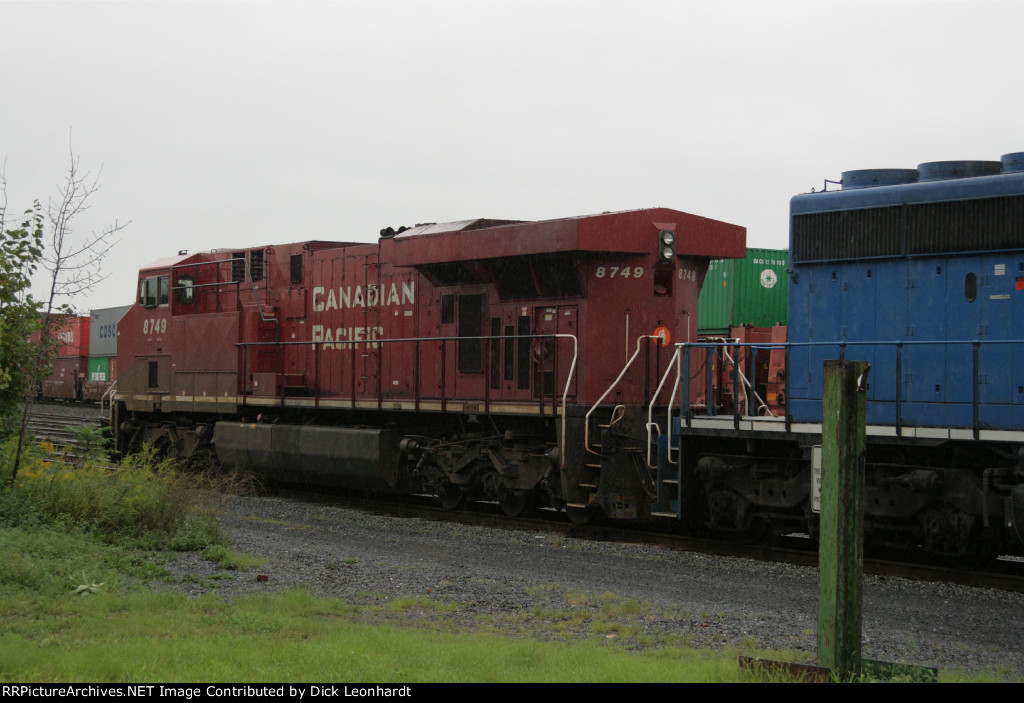 CP 8749